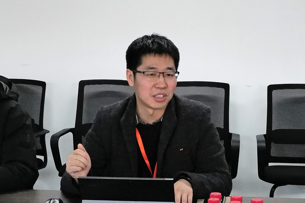 中(zhong)國(guo)聯(lian)通(tong)裝(zhuang)備(bei)製(zhi)造(zao)“軍團(tuán)”莅臨飒智智能(néng)參觀交流(圖2)