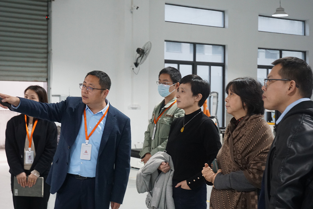 飒智資(zi)訊 | 上海市(shi)闵行區(qu)工(gong)商(shang)聯(lian)、青促會一(yi)行莅臨飒智走(zou)訪調研(圖2)