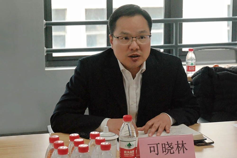 新(xin)春送暖·鼓勁啓程(cheng) | 上海市(shi)闵行區(qu)副區(qu)長(zhang)可(kě)曉林一(yi)行走(zou)訪慰問飒智智能(néng)(圖4)